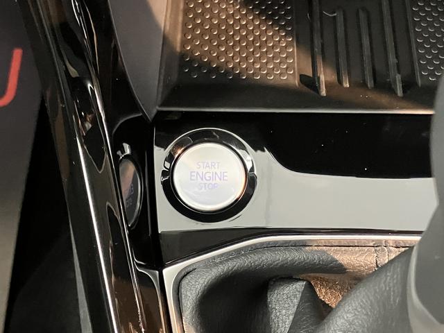 ＶＷ Ｔ−クロスＴＳＩ　スタイル２ＷＤ　アダプティブクルーズコントロール　オートライト　ＬＥＤヘッドライト　運転席・助手席シートヒーター　純正ナビ　コーナーセンサー　アイドリングストップ車　純正アルミホイール　　ＥＴＣ車載器（愛媛県）の中古車
