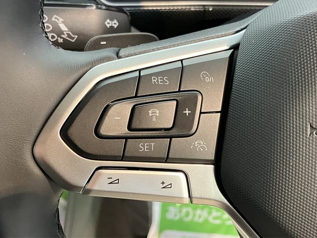 ＶＷ Ｔ−クロスＴＳＩ　スタイル２ＷＤ　アダプティブクルーズコントロール　オートライト　ＬＥＤヘッドライト　運転席・助手席シートヒーター　純正ナビ　コーナーセンサー　アイドリングストップ車　純正アルミホイール　　ＥＴＣ車載器（愛媛県）の中古車