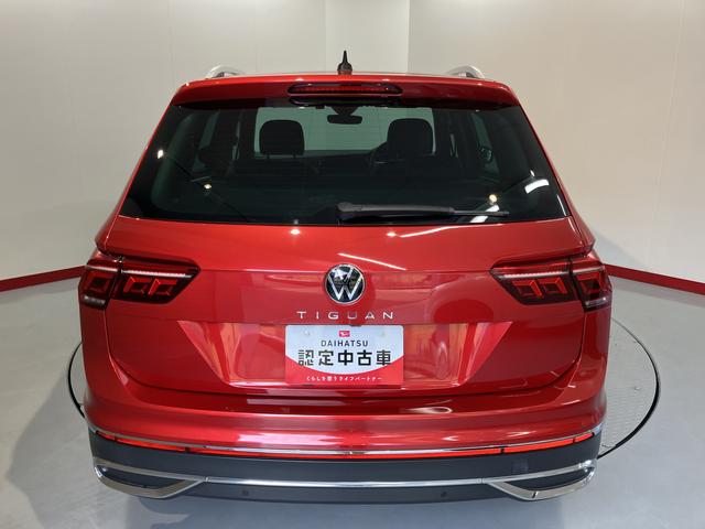 VW ティグアンTSI ファーストエディション純正ナビ パノラマモニター Bluetooth 全席シートヒーター ハンドルヒーター LEDヘッドライト クルーズコントロール プッシュスタート アイドリングストップ 電動格納ドアミラー ETC(愛媛県)の中古車