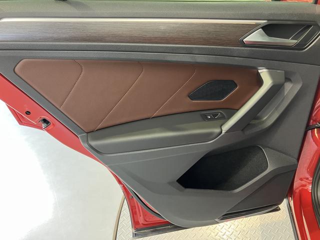 VW ティグアンTSI ファーストエディション純正ナビ パノラマモニター Bluetooth 全席シートヒーター ハンドルヒーター LEDヘッドライト クルーズコントロール プッシュスタート アイドリングストップ 電動格納ドアミラー ETC(愛媛県)の中古車