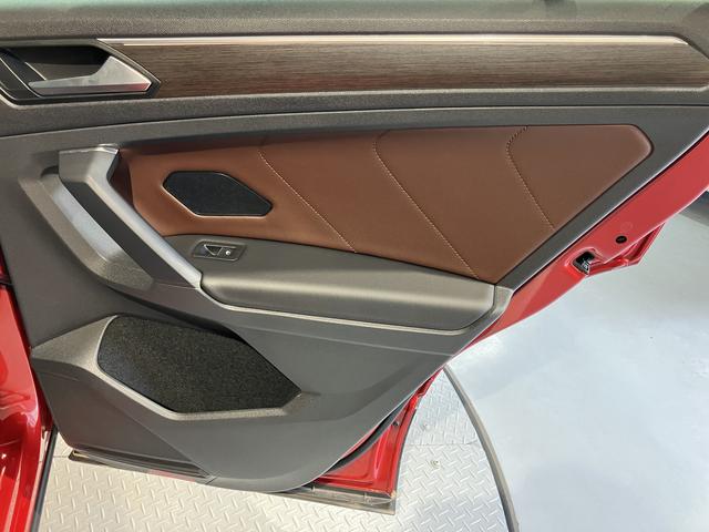 VW ティグアンTSI ファーストエディション純正ナビ パノラマモニター Bluetooth 全席シートヒーター ハンドルヒーター LEDヘッドライト クルーズコントロール プッシュスタート アイドリングストップ 電動格納ドアミラー ETC(愛媛県)の中古車