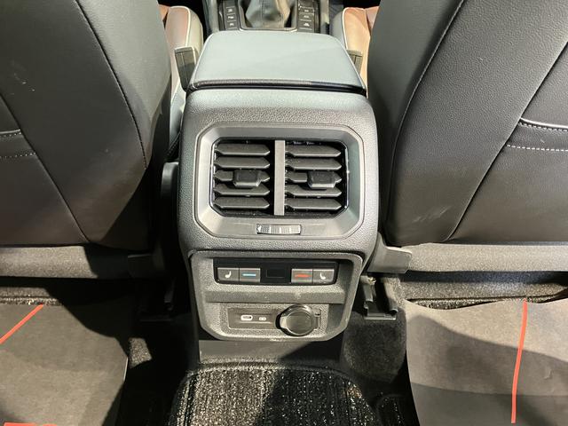 VW ティグアンTSI ファーストエディション純正ナビ パノラマモニター Bluetooth 全席シートヒーター ハンドルヒーター LEDヘッドライト クルーズコントロール プッシュスタート アイドリングストップ 電動格納ドアミラー ETC(愛媛県)の中古車