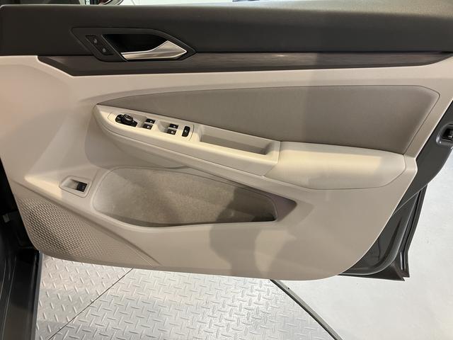 ＶＷ ゴルフヴァリアントｅＴＳＩ　スタイル純正ナビ　バックモニター　フルセグＴＶ　ＥＴＣ　Ｂｌｕｅｔｏｏｔｈ　クルーズコントロール　電動パーキング　プッシュスタート　前席シートヒーター　電動リヤゲート　電動格納ドアミラー（愛媛県）の中古車