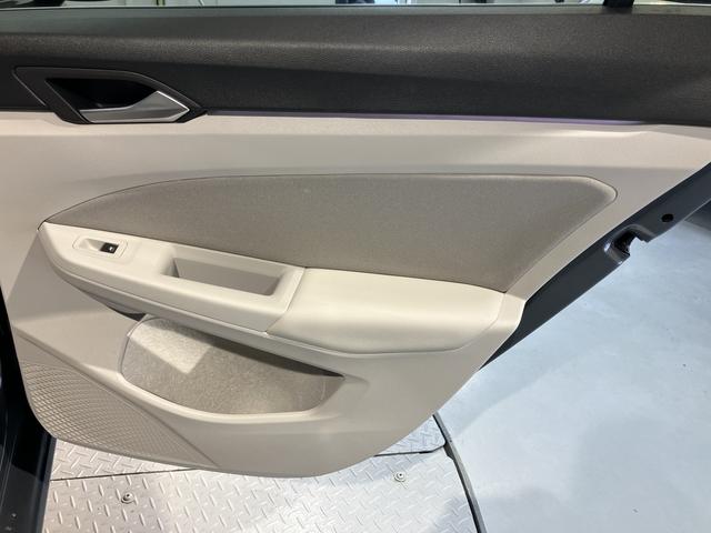 ＶＷ ゴルフヴァリアントｅＴＳＩ　スタイル純正ナビ　バックモニター　フルセグＴＶ　ＥＴＣ　Ｂｌｕｅｔｏｏｔｈ　クルーズコントロール　電動パーキング　プッシュスタート　前席シートヒーター　電動リヤゲート　電動格納ドアミラー（愛媛県）の中古車