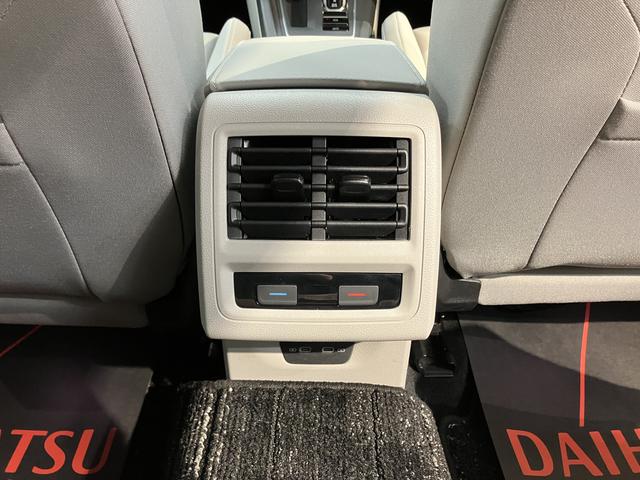 ＶＷ ゴルフヴァリアントｅＴＳＩ　スタイル純正ナビ　バックモニター　フルセグＴＶ　ＥＴＣ　Ｂｌｕｅｔｏｏｔｈ　クルーズコントロール　電動パーキング　プッシュスタート　前席シートヒーター　電動リヤゲート　電動格納ドアミラー（愛媛県）の中古車