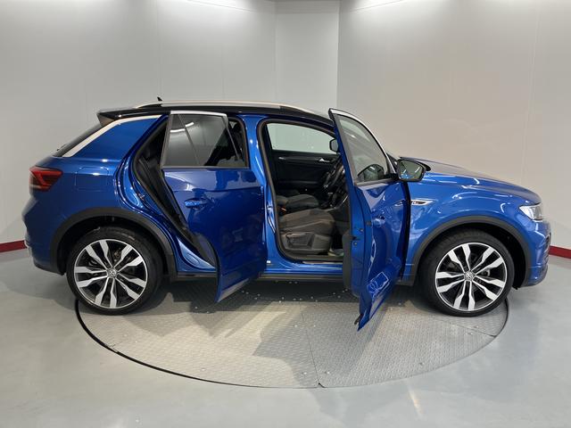 ＶＷ Ｔ−ロックＴＤＩ　Ｒライン純正ナビ　フルセグＴＶ　バックカメラ　ＥＴＣ車載器　クルーズコントロール　オートライト　ＬＥＤヘッドライト　プッシュスタート　電動パーキング　パワーバックドア　アルミホイール（愛媛県）の中古車