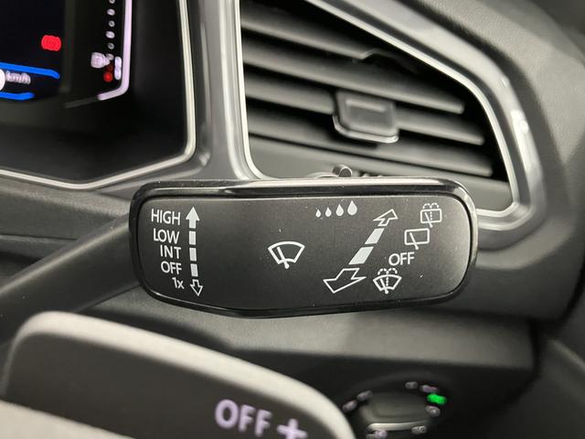 ＶＷ Ｔ−ロックＴＤＩ　Ｒライン純正ナビ　フルセグＴＶ　バックカメラ　ＥＴＣ車載器　クルーズコントロール　オートライト　ＬＥＤヘッドライト　プッシュスタート　電動パーキング　パワーバックドア　アルミホイール（愛媛県）の中古車