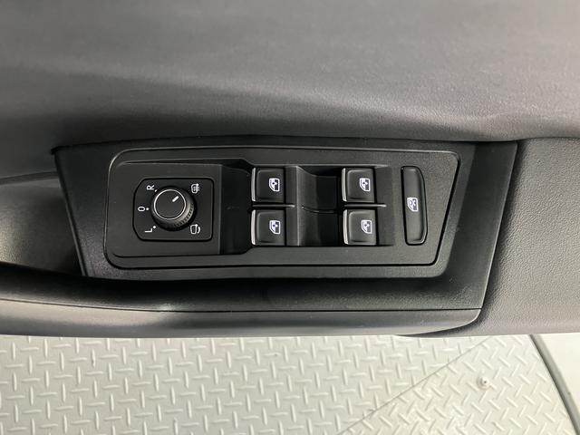 ＶＷ Ｔ−ロックＴＤＩ　Ｒライン純正ナビ　フルセグＴＶ　バックカメラ　ＥＴＣ車載器　クルーズコントロール　オートライト　ＬＥＤヘッドライト　プッシュスタート　電動パーキング　パワーバックドア　アルミホイール（愛媛県）の中古車