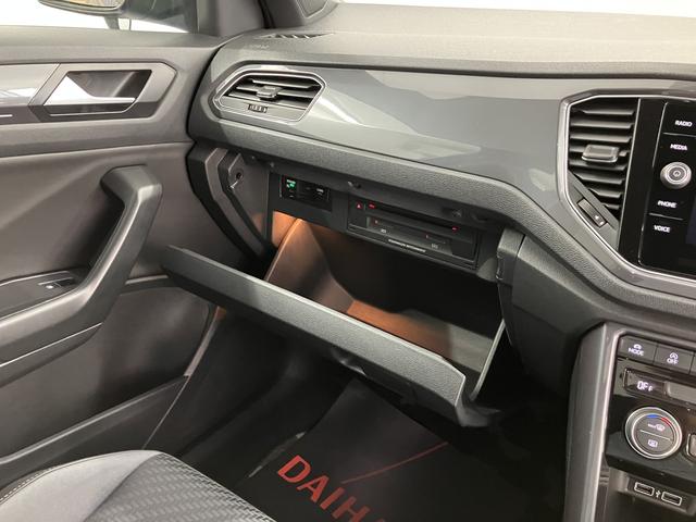 ＶＷ Ｔ−ロックＴＤＩ　Ｒライン純正ナビ　フルセグＴＶ　バックカメラ　ＥＴＣ車載器　クルーズコントロール　オートライト　ＬＥＤヘッドライト　プッシュスタート　電動パーキング　パワーバックドア　アルミホイール（愛媛県）の中古車