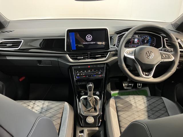 ＶＷ Ｔ−ロックＴＤＩ　４モーション　Ｒライン純正ナビ　Ｂｌｕｅｔｏｏｔｈ　オートライト　ＬＥＤヘッドライト　プッシュスタート　アイドリングストップ　障害物センサー　クルーズコントロール　電動パーキング　前席シートヒーター　電動格納ドアミラー（愛媛県）の中古車