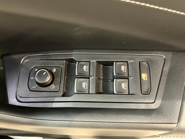 ＶＷ Ｔ−ロックＴＤＩ　４モーション　Ｒライン純正ナビ　Ｂｌｕｅｔｏｏｔｈ　オートライト　ＬＥＤヘッドライト　プッシュスタート　アイドリングストップ　障害物センサー　クルーズコントロール　電動パーキング　前席シートヒーター　電動格納ドアミラー（愛媛県）の中古車