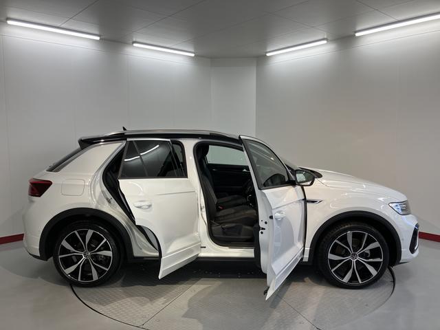 ＶＷ Ｔ−ロックＴＤＩ　４モーション　Ｒライン純正ナビ　Ｂｌｕｅｔｏｏｔｈ　オートライト　ＬＥＤヘッドライト　プッシュスタート　アイドリングストップ　障害物センサー　クルーズコントロール　電動パーキング　前席シートヒーター　電動格納ドアミラー（愛媛県）の中古車