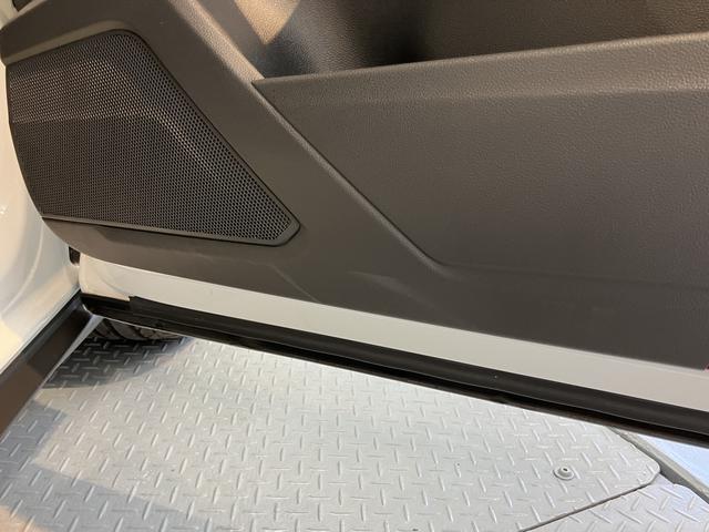 ＶＷ Ｔ−ロックＴＤＩ　４モーション　Ｒライン純正ナビ　Ｂｌｕｅｔｏｏｔｈ　オートライト　ＬＥＤヘッドライト　プッシュスタート　アイドリングストップ　障害物センサー　クルーズコントロール　電動パーキング　前席シートヒーター　電動格納ドアミラー（愛媛県）の中古車