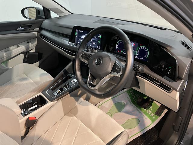 ＶＷ ゴルフｅＴＳＩスタイルプッシュスタート　電動パーキングブレーキ　オートブレーキホールド　オートライト　オートマチックハイビーム　ＬＥＤヘッドライト　リヤフォグランプ　運転席・助手席シートヒーター　パーキングアシスト　２ＷＤ（愛媛県）の中古車