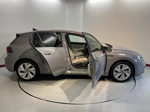 ＶＷ ゴルフｅＴＳＩスタイルプッシュスタート　電動パーキングブレーキ　オートブレーキホールド　オートライト　オートマチックハイビーム　ＬＥＤヘッドライト　リヤフォグランプ　運転席・助手席シートヒーター　パーキングアシスト　２ＷＤ（愛媛県）の中古車