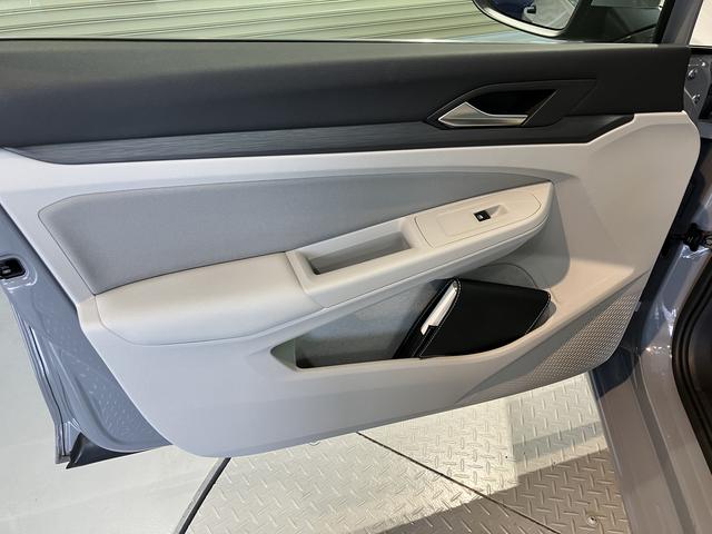 ＶＷ ゴルフｅＴＳＩスタイルプッシュスタート　電動パーキングブレーキ　オートブレーキホールド　オートライト　オートマチックハイビーム　ＬＥＤヘッドライト　リヤフォグランプ　運転席・助手席シートヒーター　パーキングアシスト　２ＷＤ（愛媛県）の中古車