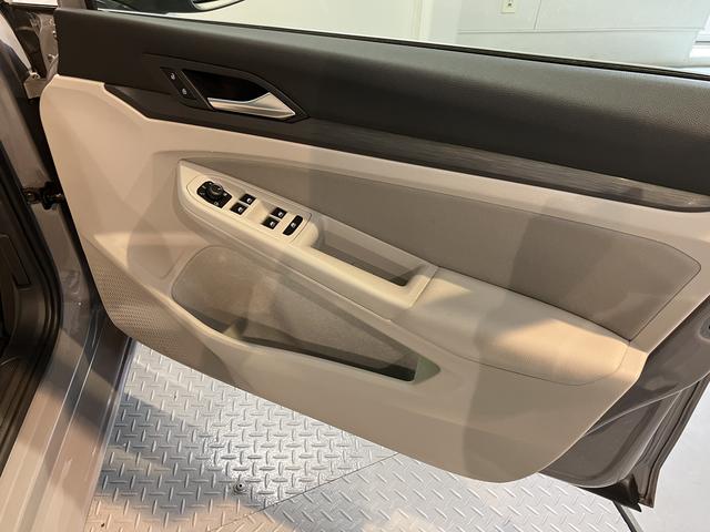 ＶＷ ゴルフｅＴＳＩスタイルプッシュスタート　電動パーキングブレーキ　オートブレーキホールド　オートライト　オートマチックハイビーム　ＬＥＤヘッドライト　リヤフォグランプ　運転席・助手席シートヒーター　パーキングアシスト　２ＷＤ（愛媛県）の中古車