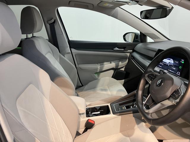 ＶＷ ゴルフｅＴＳＩスタイルプッシュスタート　電動パーキングブレーキ　オートブレーキホールド　オートライト　オートマチックハイビーム　ＬＥＤヘッドライト　リヤフォグランプ　運転席・助手席シートヒーター　パーキングアシスト　２ＷＤ（愛媛県）の中古車