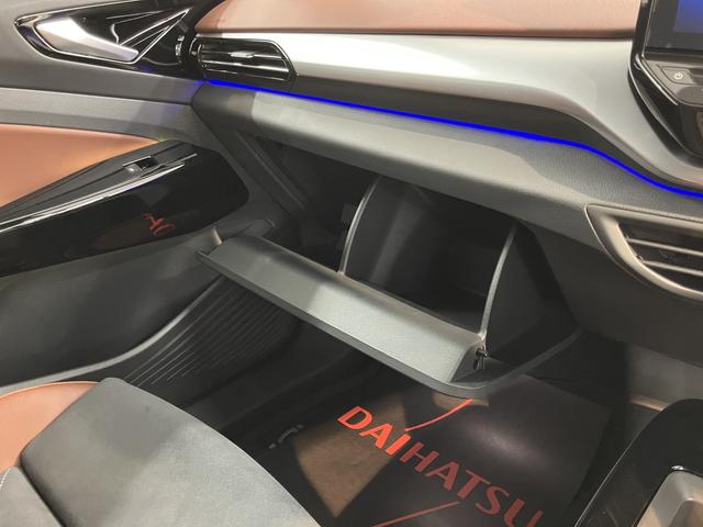 VW ID.4プロ ローンチエディションディスプレイオーディオ パノラマモニター オートエアコン オートライト LEDヘッドライト クルーズコントロール ETC車載器 電動パーキング アルミホイール リアフォグランプ(愛媛県)の中古車
