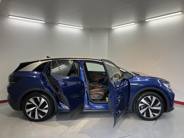 VW ID.4プロ ローンチエディションディスプレイオーディオ パノラマモニター オートエアコン オートライト LEDヘッドライト クルーズコントロール ETC車載器 電動パーキング アルミホイール リアフォグランプ(愛媛県)の中古車
