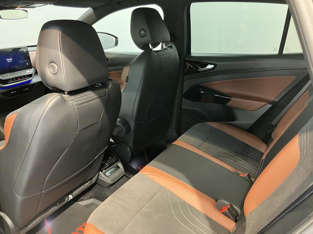 VW ID.4プロ ローンチエディションディスプレイオーディオ パノラマモニター オートエアコン オートライト LEDヘッドライト クルーズコントロール ETC車載器 電動パーキング アルミホイール リアフォグランプ(愛媛県)の中古車