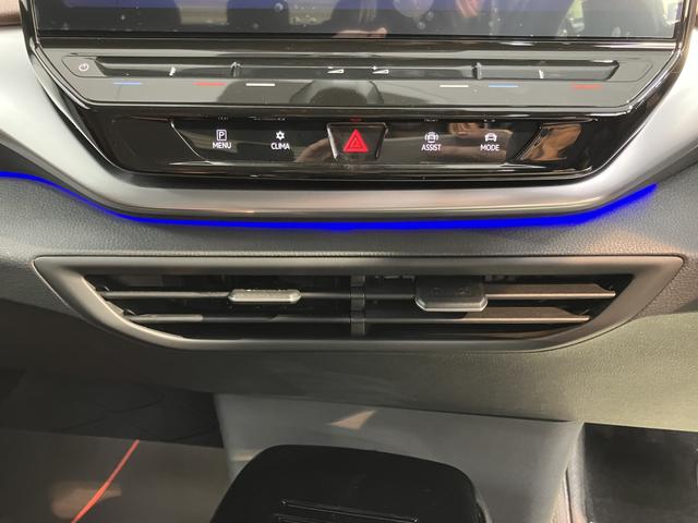 VW ID.4プロ ローンチエディションディスプレイオーディオ パノラマモニター オートエアコン オートライト LEDヘッドライト クルーズコントロール ETC車載器 電動パーキング アルミホイール リアフォグランプ(愛媛県)の中古車