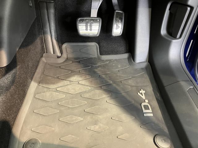 VW ID.4プロ ローンチエディションディスプレイオーディオ パノラマモニター オートエアコン オートライト LEDヘッドライト クルーズコントロール ETC車載器 電動パーキング アルミホイール リアフォグランプ(愛媛県)の中古車