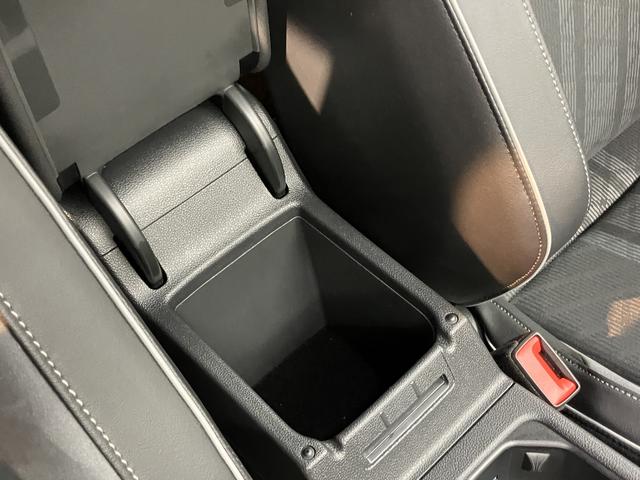 VW ゴルフヴァリアントeTSI Rライン純正ナビ バックカメラ フルセグTV ラジオ Bluetooth ETC ドラレコ プッシュスタート アイドリングストップ 前席シートヒーター クルーズコントロール LEDヘッドライト ワイヤレス充電(愛媛県)の中古車