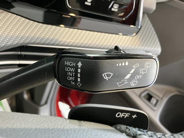 VW ゴルフヴァリアントeTSI Rライン純正ナビ バックカメラ フルセグTV ラジオ Bluetooth ETC ドラレコ プッシュスタート アイドリングストップ 前席シートヒーター クルーズコントロール LEDヘッドライト ワイヤレス充電(愛媛県)の中古車