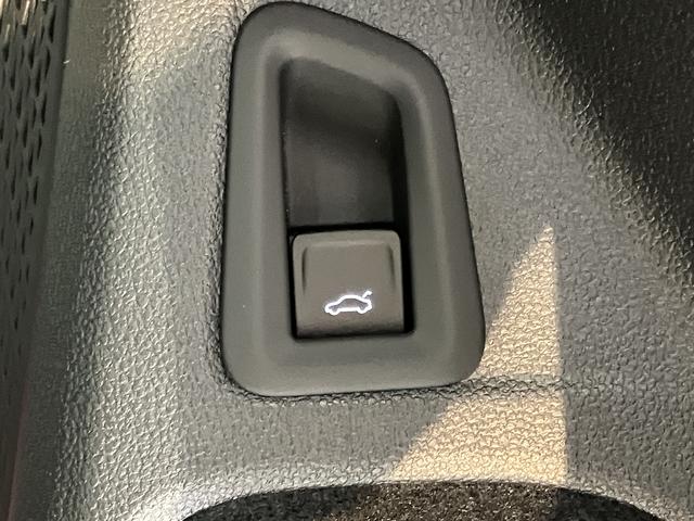 VW ゴルフヴァリアントeTSI Rライン純正ナビ バックカメラ フルセグTV ラジオ Bluetooth ETC ドラレコ プッシュスタート アイドリングストップ 前席シートヒーター クルーズコントロール LEDヘッドライト ワイヤレス充電(愛媛県)の中古車