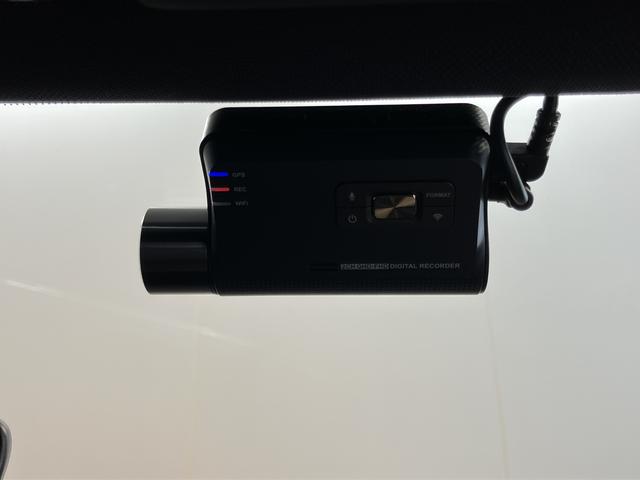 VW ゴルフヴァリアントeTSI Rライン純正ナビ バックカメラ フルセグTV ラジオ Bluetooth ETC ドラレコ プッシュスタート アイドリングストップ 前席シートヒーター クルーズコントロール LEDヘッドライト ワイヤレス充電(愛媛県)の中古車