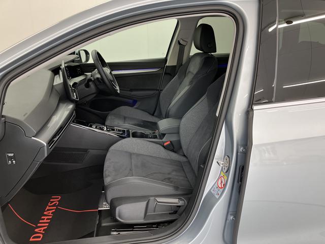 ＶＷ ゴルフヴァリアントｅＴＳＩ　スタイル純正ナビ　ＥＴＣ車載器　バックカメラ　クルーズコントロール　プッシュスタート　オートライト　ＬＥＤヘッドライト　電動パーキング　前席シートヒーター　アルミホイール（愛媛県）の中古車