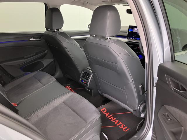 ＶＷ ゴルフヴァリアントｅＴＳＩ　スタイル純正ナビ　ＥＴＣ車載器　バックカメラ　クルーズコントロール　プッシュスタート　オートライト　ＬＥＤヘッドライト　電動パーキング　前席シートヒーター　アルミホイール（愛媛県）の中古車