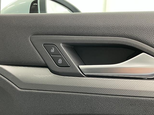 ＶＷ ゴルフヴァリアントｅＴＳＩ　スタイル純正ナビ　ＥＴＣ車載器　バックカメラ　クルーズコントロール　プッシュスタート　オートライト　ＬＥＤヘッドライト　電動パーキング　前席シートヒーター　アルミホイール（愛媛県）の中古車