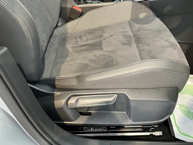 ＶＷ ゴルフヴァリアントｅＴＳＩ　スタイル純正ナビ　ＥＴＣ車載器　バックカメラ　クルーズコントロール　プッシュスタート　オートライト　ＬＥＤヘッドライト　電動パーキング　前席シートヒーター　アルミホイール（愛媛県）の中古車