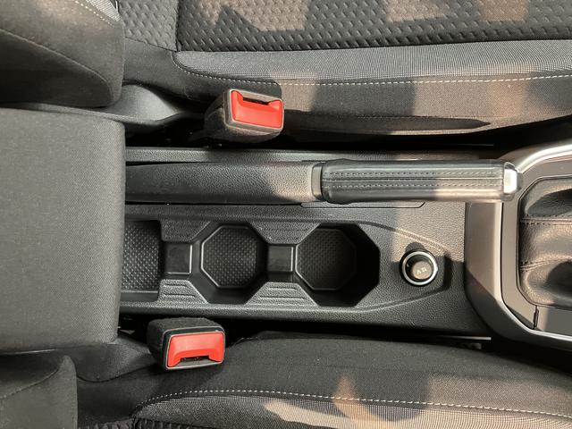 ＶＷ ポロＴＳＩアクティブプッシュスタート　アイドリングストップ　　オートライト　オートマチックハイビーム　ＬＥＤヘッドライト　コーナーセンサー　パーキングアシスト　ワイヤレス充電　アダプティブクルーズコントロール　２ＷＤ（愛媛県）の中古車