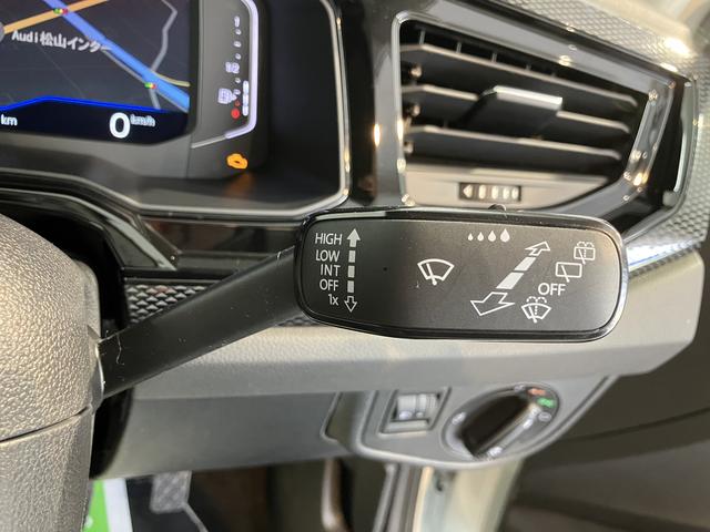 ＶＷ ポロＴＳＩアクティブプッシュスタート　アイドリングストップ　　オートライト　オートマチックハイビーム　ＬＥＤヘッドライト　コーナーセンサー　パーキングアシスト　ワイヤレス充電　アダプティブクルーズコントロール　２ＷＤ（愛媛県）の中古車