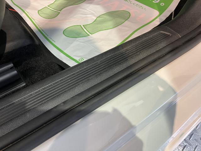 ＶＷ ポロＴＳＩアクティブプッシュスタート　アイドリングストップ　　オートライト　オートマチックハイビーム　ＬＥＤヘッドライト　コーナーセンサー　パーキングアシスト　ワイヤレス充電　アダプティブクルーズコントロール　２ＷＤ（愛媛県）の中古車