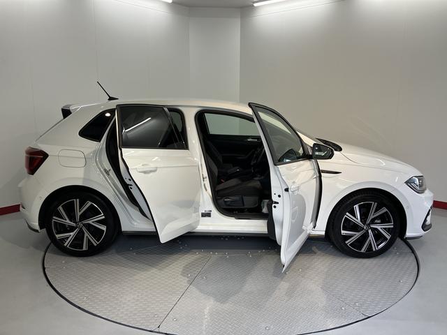 ＶＷ ポロＴＳＩ　Ｒラインプッシュスタート　アイドリングストップ　オートライト　オートマチックハイビーム　コーナーセンサー　パーキングアシスト　アダプティブクルーズコントロール　フロントフォグランプ　リヤフォグランプ　２ＷＤ（愛媛県）の中古車