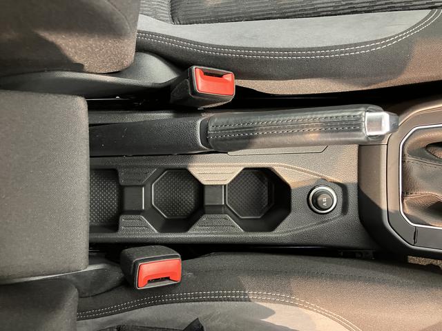 ＶＷ ポロＴＳＩ　Ｒラインプッシュスタート　アイドリングストップ　オートライト　オートマチックハイビーム　コーナーセンサー　パーキングアシスト　アダプティブクルーズコントロール　フロントフォグランプ　リヤフォグランプ　２ＷＤ（愛媛県）の中古車