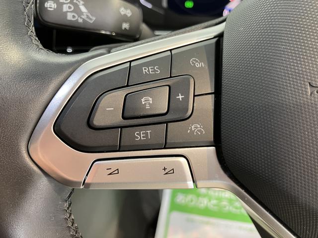 ＶＷ ポロＴＳＩ　Ｒラインプッシュスタート　アイドリングストップ　オートライト　オートマチックハイビーム　コーナーセンサー　パーキングアシスト　アダプティブクルーズコントロール　フロントフォグランプ　リヤフォグランプ　２ＷＤ（愛媛県）の中古車