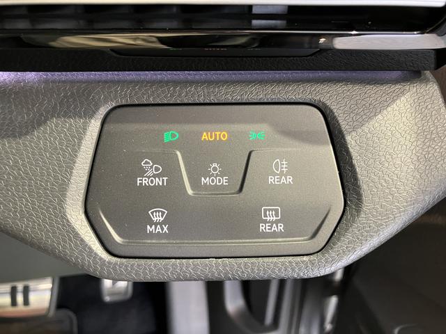 ＶＷ ＩＤ．４プロプッシュスタート　運転席・助手席シートヒーター　アダプティブクルーズコントロール　オートライト　オートマチックハイビーム　ＬＥＤヘッドライト　リヤフォグランプ　ワイヤレス充電　パーキングアシスト（愛媛県）の中古車
