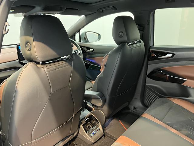 ＶＷ ＩＤ．４プロプッシュスタート　運転席・助手席シートヒーター　アダプティブクルーズコントロール　オートライト　オートマチックハイビーム　ＬＥＤヘッドライト　リヤフォグランプ　ワイヤレス充電　パーキングアシスト（愛媛県）の中古車
