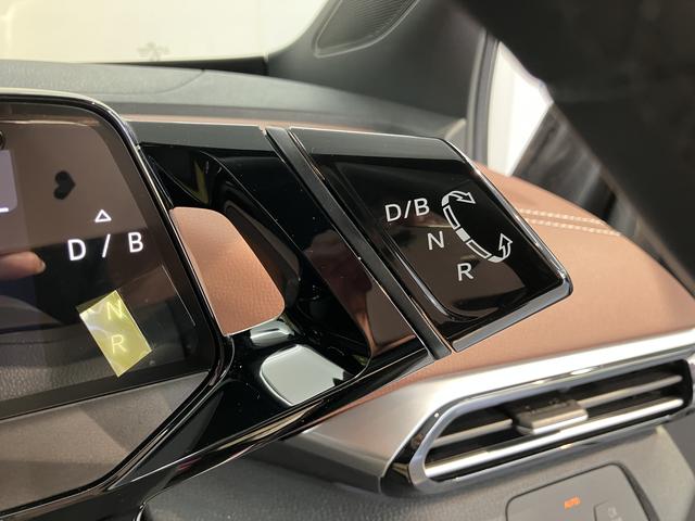 ＶＷ ＩＤ．４プロプッシュスタート　運転席・助手席シートヒーター　アダプティブクルーズコントロール　オートライト　オートマチックハイビーム　ＬＥＤヘッドライト　リヤフォグランプ　ワイヤレス充電　パーキングアシスト（愛媛県）の中古車