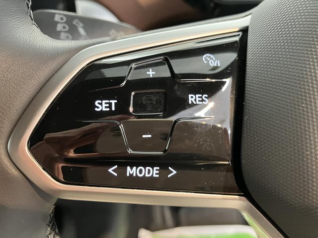 ＶＷ ＩＤ．４プロプッシュスタート　運転席・助手席シートヒーター　アダプティブクルーズコントロール　オートライト　オートマチックハイビーム　ＬＥＤヘッドライト　リヤフォグランプ　ワイヤレス充電　パーキングアシスト（愛媛県）の中古車