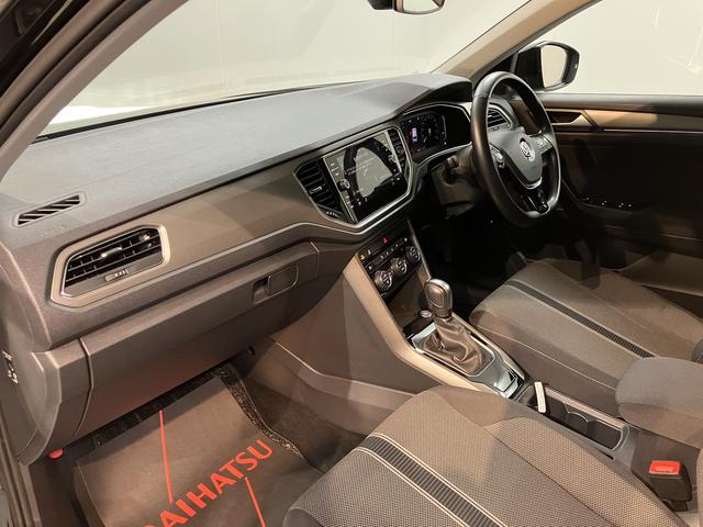 ＶＷ Ｔ−ロックＴＤＩ　スタイルデザインパッケージプッシュスタート　電動パーキングブレーキ　オートブレーキホールド　　オートマチックハイビーム　ＬＥＤヘッドライト　フロントフォグランプ　リヤフォグランプ　アイドリングストップ　パーキングアシスト（愛媛県）の中古車