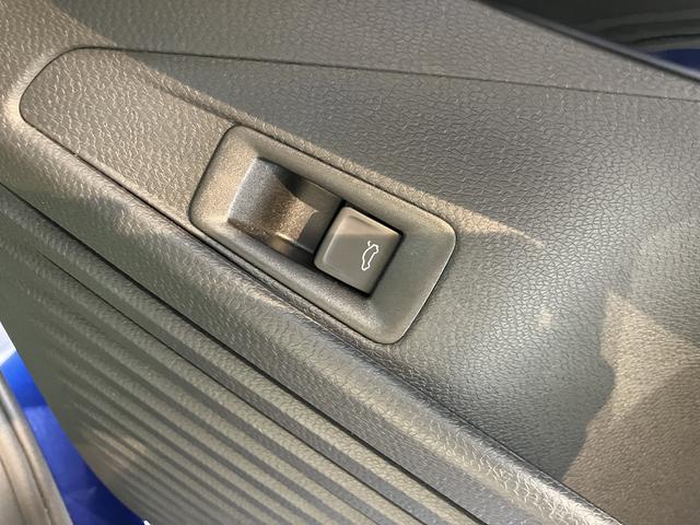 ＶＷ ＩＤ．４プロオートライト　オートマチックハイビーム　ＬＥＤヘッドライト　リヤフォグランプ　アダプティブクルーズコントロール　パーキングアシスト　ワイヤレス充電　パワーバックドア　運転席・助手席シートヒーター（愛媛県）の中古車