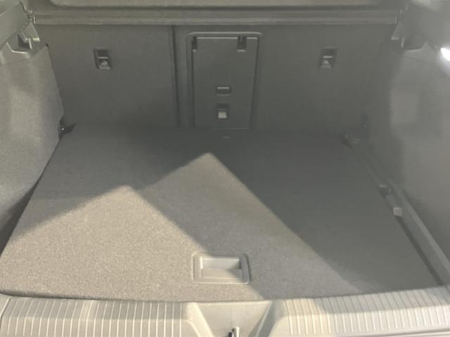 ＶＷ ＩＤ．４プロオートライト　オートマチックハイビーム　ＬＥＤヘッドライト　リヤフォグランプ　アダプティブクルーズコントロール　パーキングアシスト　ワイヤレス充電　パワーバックドア　運転席・助手席シートヒーター（愛媛県）の中古車