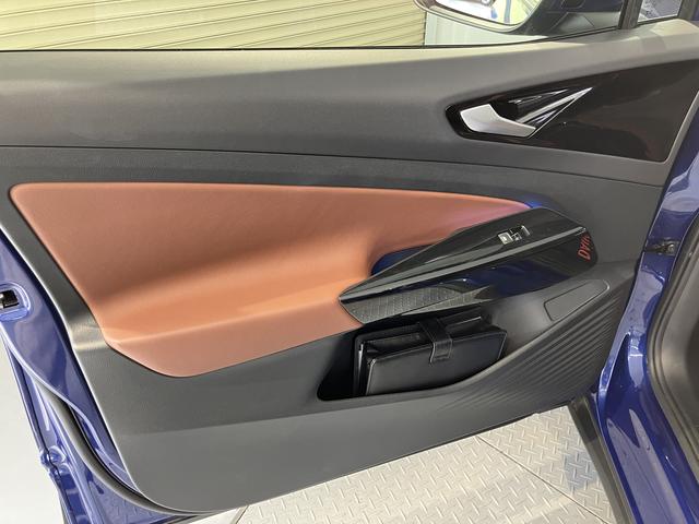 ＶＷ ＩＤ．４プロオートライト　オートマチックハイビーム　ＬＥＤヘッドライト　リヤフォグランプ　アダプティブクルーズコントロール　パーキングアシスト　ワイヤレス充電　パワーバックドア　運転席・助手席シートヒーター（愛媛県）の中古車