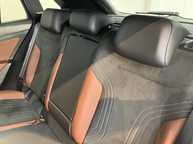 ＶＷ ＩＤ．４プロオートライト　オートマチックハイビーム　ＬＥＤヘッドライト　リヤフォグランプ　アダプティブクルーズコントロール　パーキングアシスト　ワイヤレス充電　パワーバックドア　運転席・助手席シートヒーター（愛媛県）の中古車